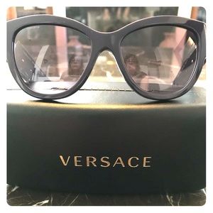 Versace Designer Sunglasses with case 😎